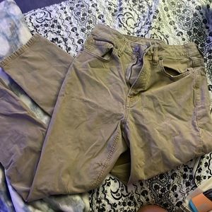 American eagle straight leg jeans worn a couple times in great condition